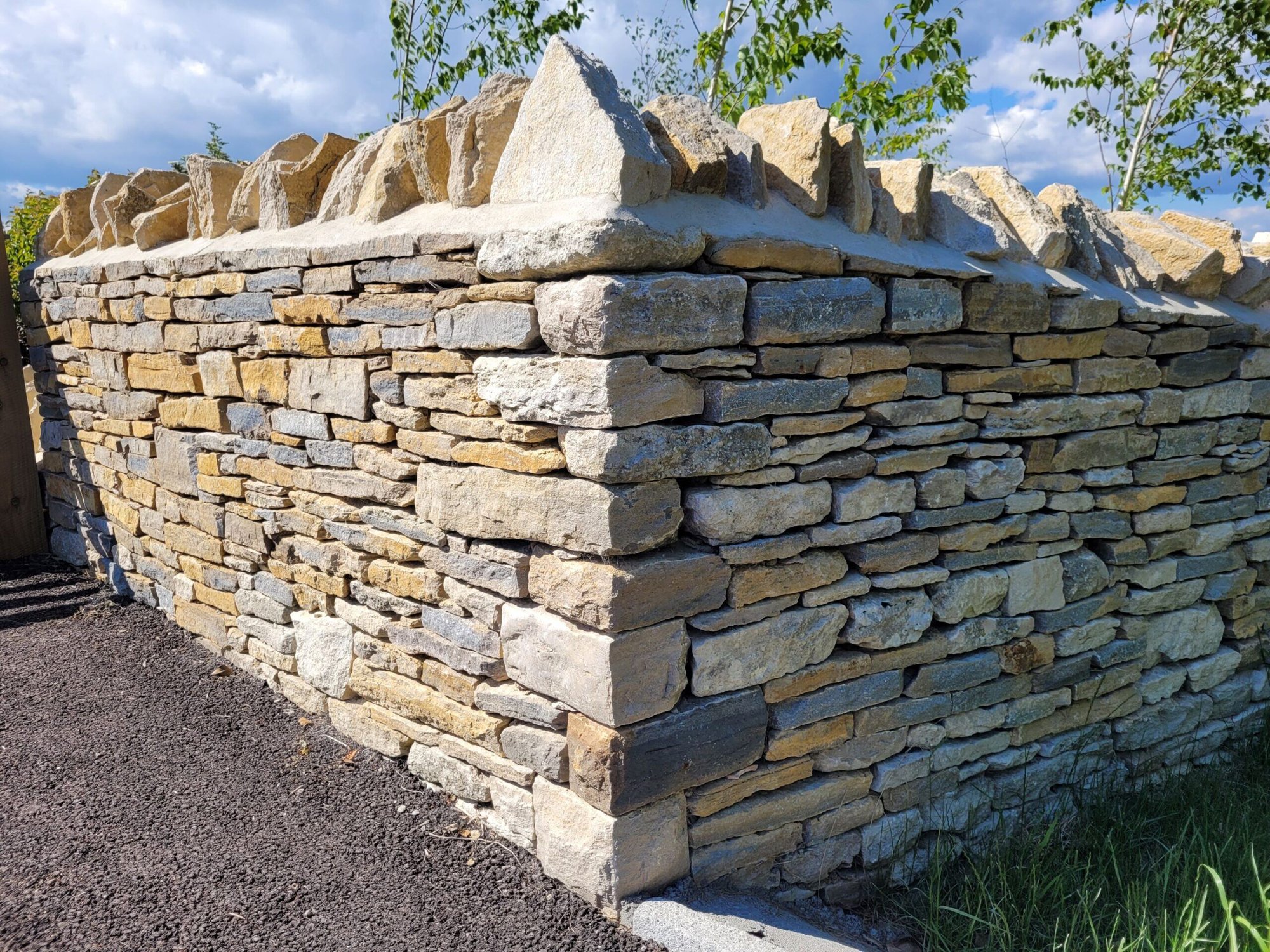 20220601_161206-DRYSTONE-resized-scaled